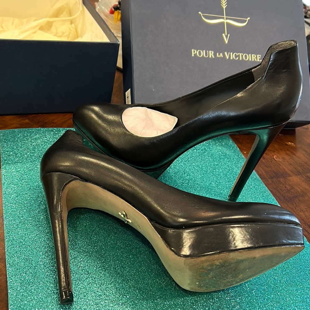 Pour La Victoire Black Heels